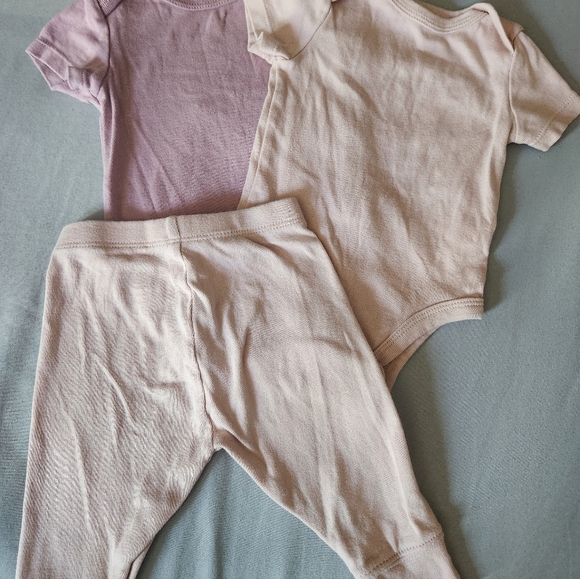 Cloud Island Kids Matching Set - Green and Pink Size 0-3mos - Picture 4 of 5